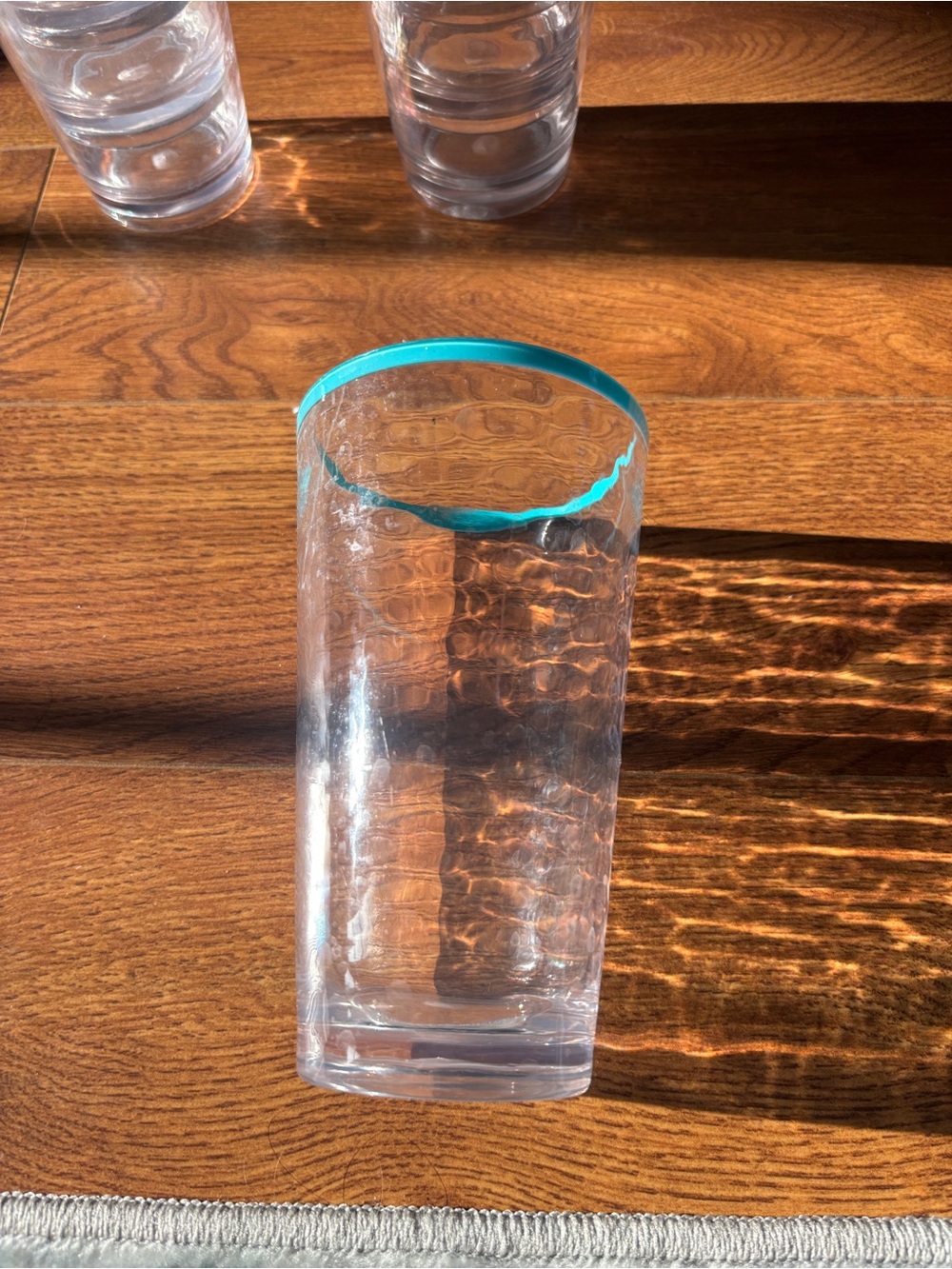 Clear Drinking Plastic Glasses with Turquoise Rim - Home Dining